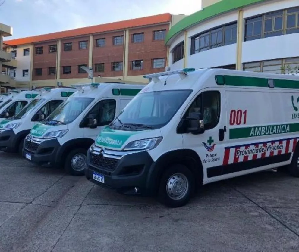 Nuevas ambulancias para cinco hospitales de la provincia 