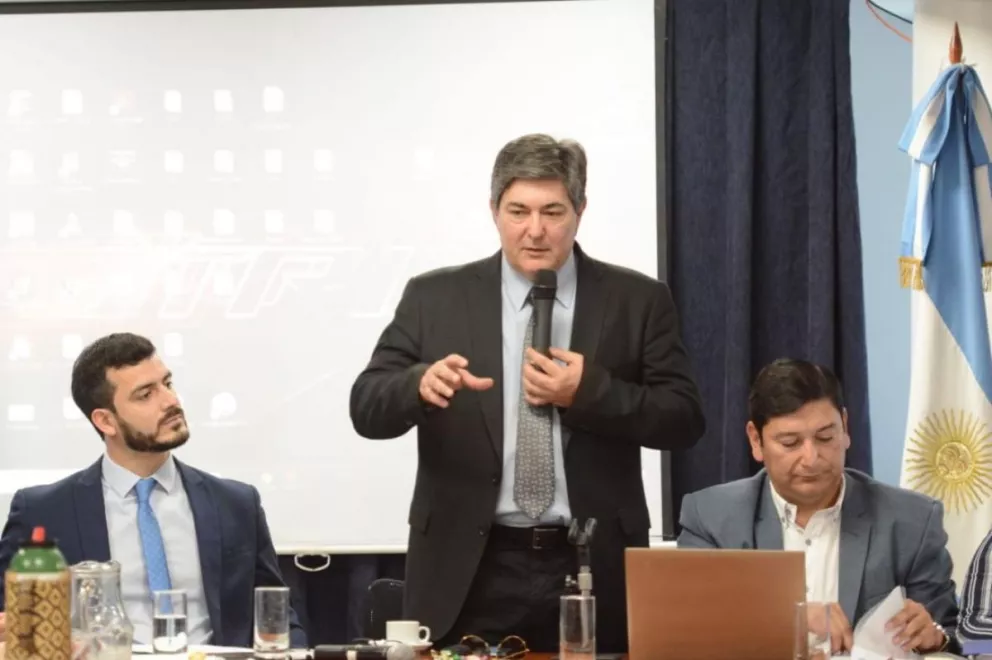 Sergio Lanziani, secretario de Energía de Misiones, exponiendo ante diputados el presupuesto 2020