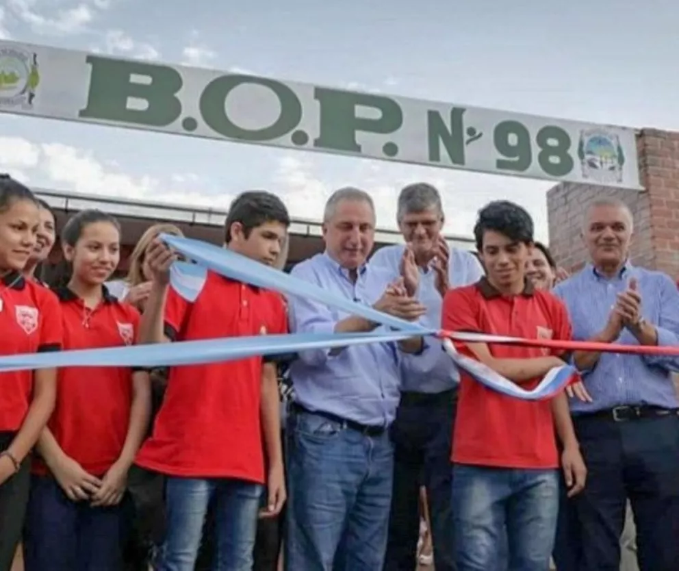 Passalacqua inauguró el edificio del BOP 98 en Puerto Esperanza 
