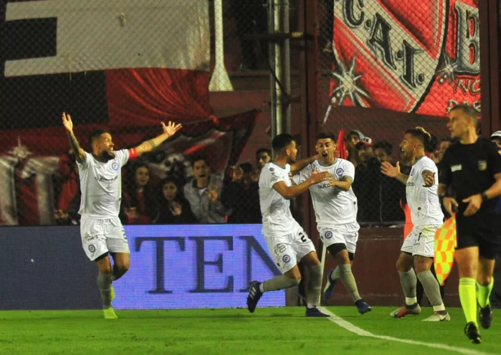 Argentinos igualó 1-1 con Independiente y lo eliminó de la Copa de la Superliga