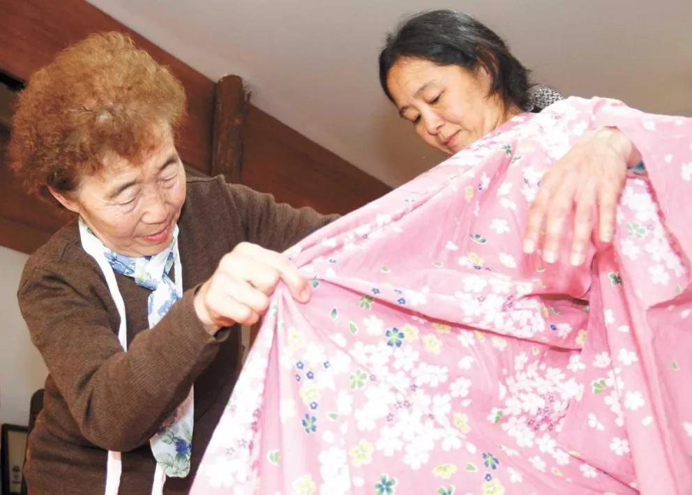 Michiko (72) huyó de la guerra, se instaló en Misiones y desde hace 17 años es vestuarista de la colectividad en la Fiesta del Inmigrante.