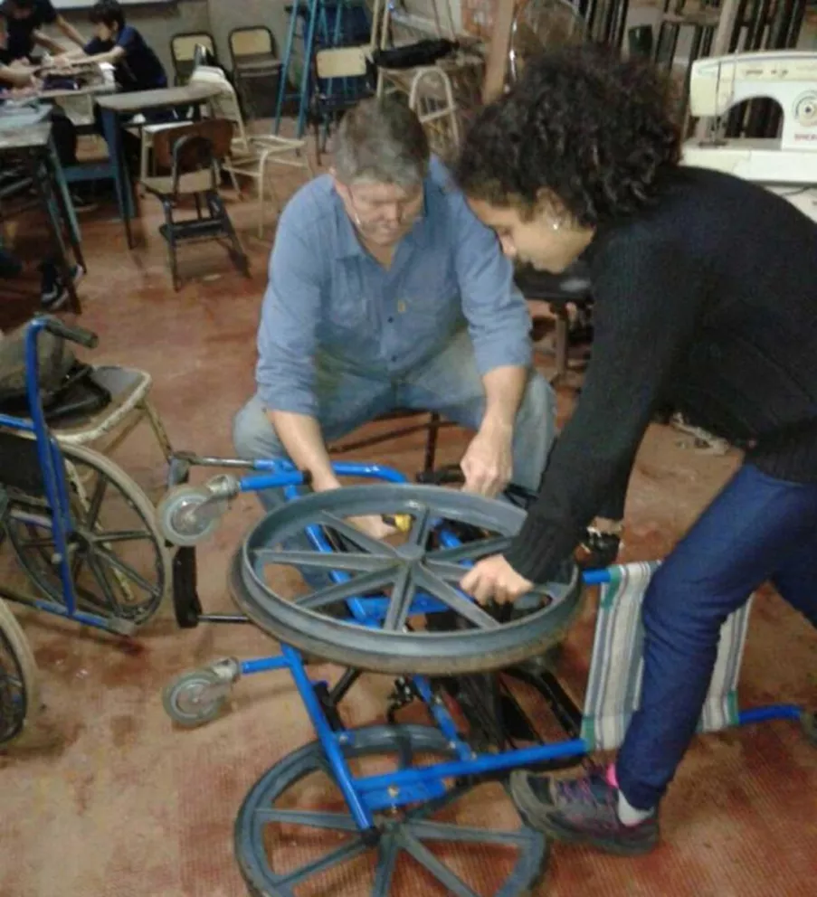 Los jóvenes repararon 40 sillas de ruedas