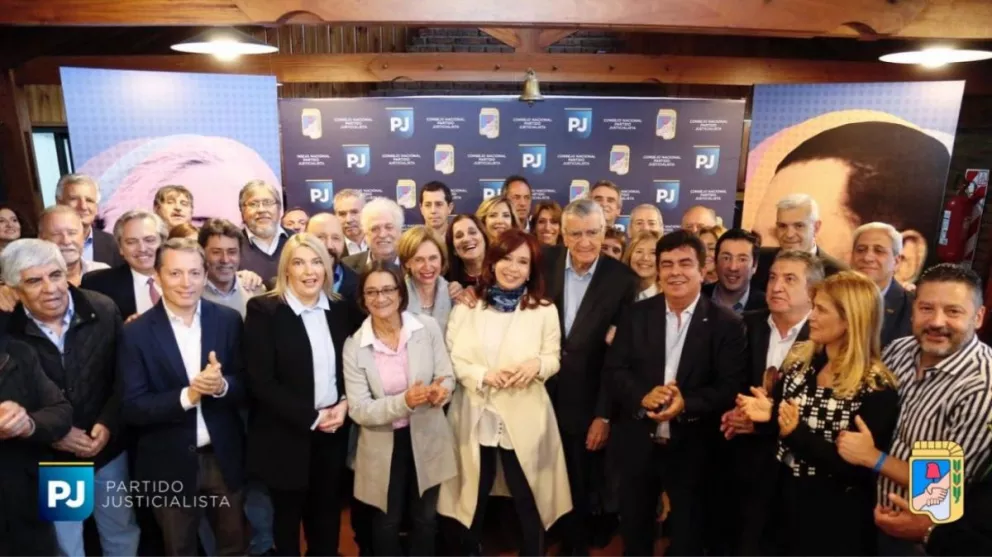 Cristina Kirchner con la cúpula del PJ