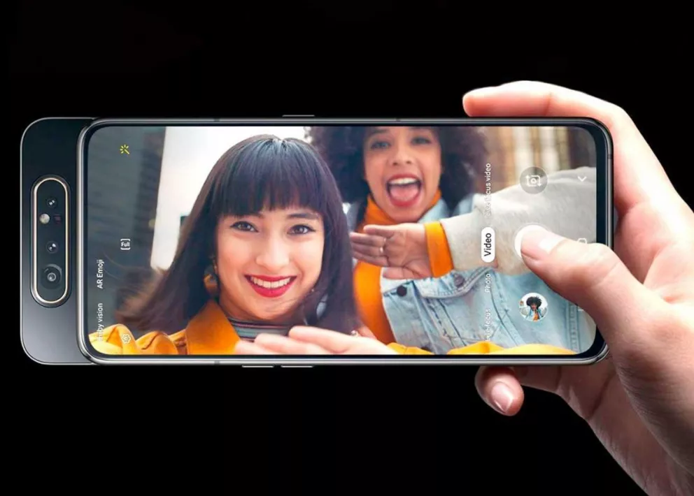 La firma surcoreana Samsung presentó el Galaxy A80, un modelo para innovar y dar calidad a las interacciones en vivo