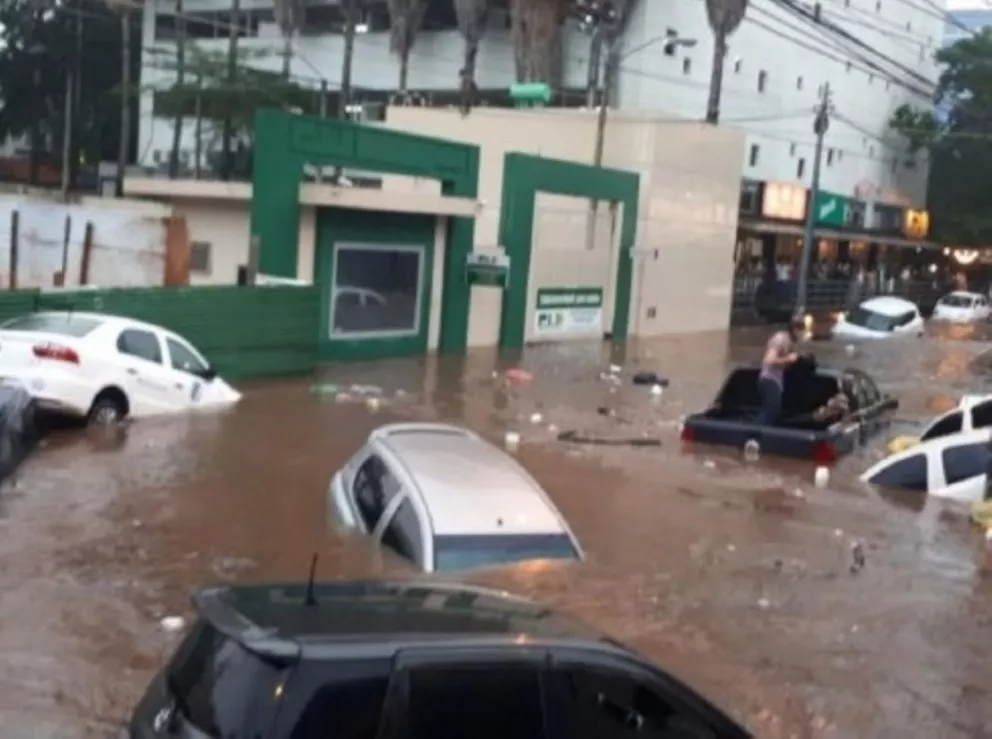 Intensa lluvia generó caos en Asunción