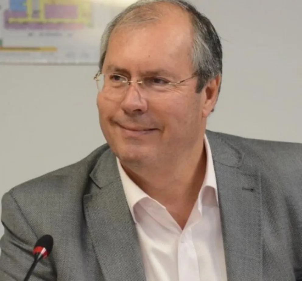 Balearon al diputado nacional Héctor Olivares en la esquina del Congreso