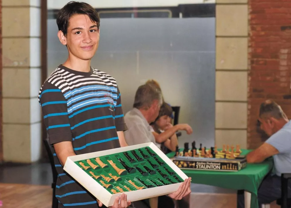 Con 16 años, Franco Munch es maestro de la Asociación Civil Juego Ciencia.
