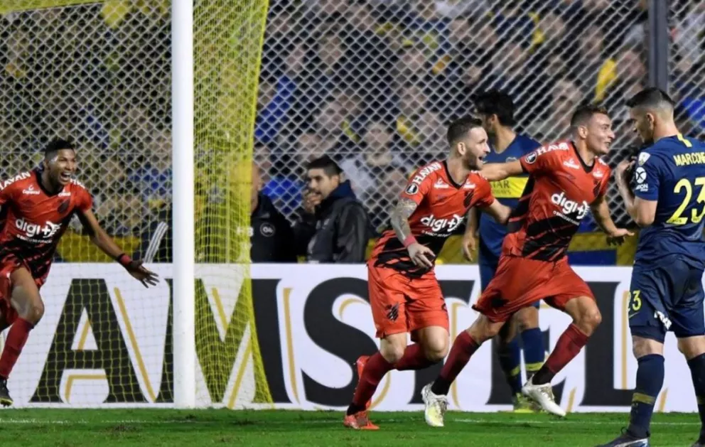 Athlético Paranaense, próximo rival de Boca, se quejó del penal que no le dieron a Vélez