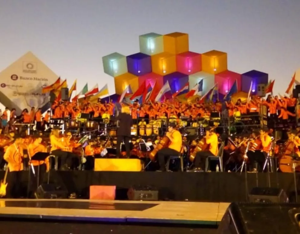 Mirá en vivo el gran concierto final en Iguazú 