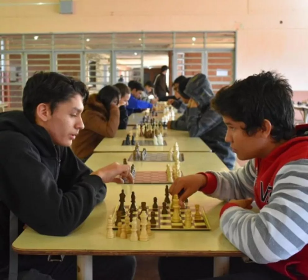 Más de 100 estudiantes participan del intercolegial de ajedrez en San Pedro