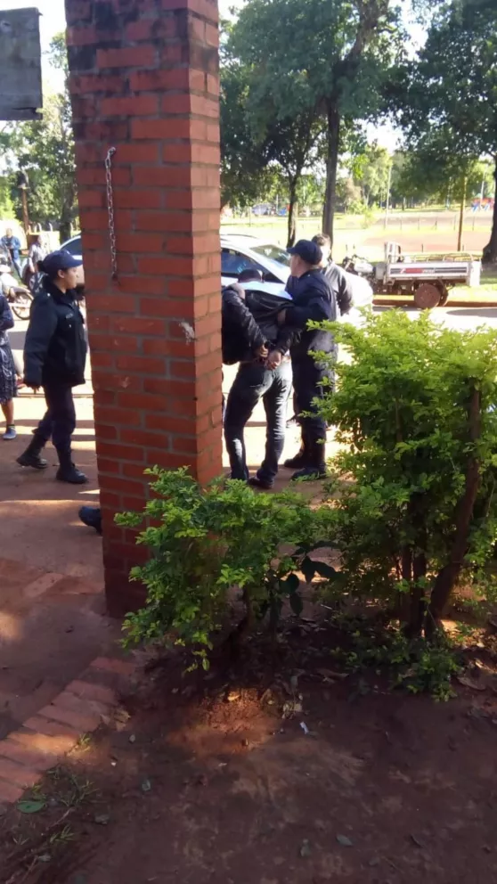 Detienen en Iguazú a un fiscal por golpear a otro en una escuela