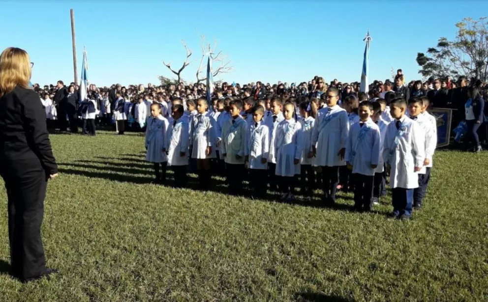 En Ituzaingó 500 chicos prometieron lealtad a la Bandera Argentina
