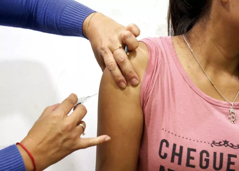 El 23 de abril comenzó la campaña nacional de vacunación.