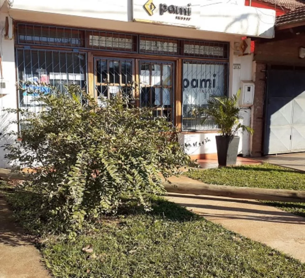 Candelaria: camión derribó postes y afiliados del Pami no pudieron hacer trámites