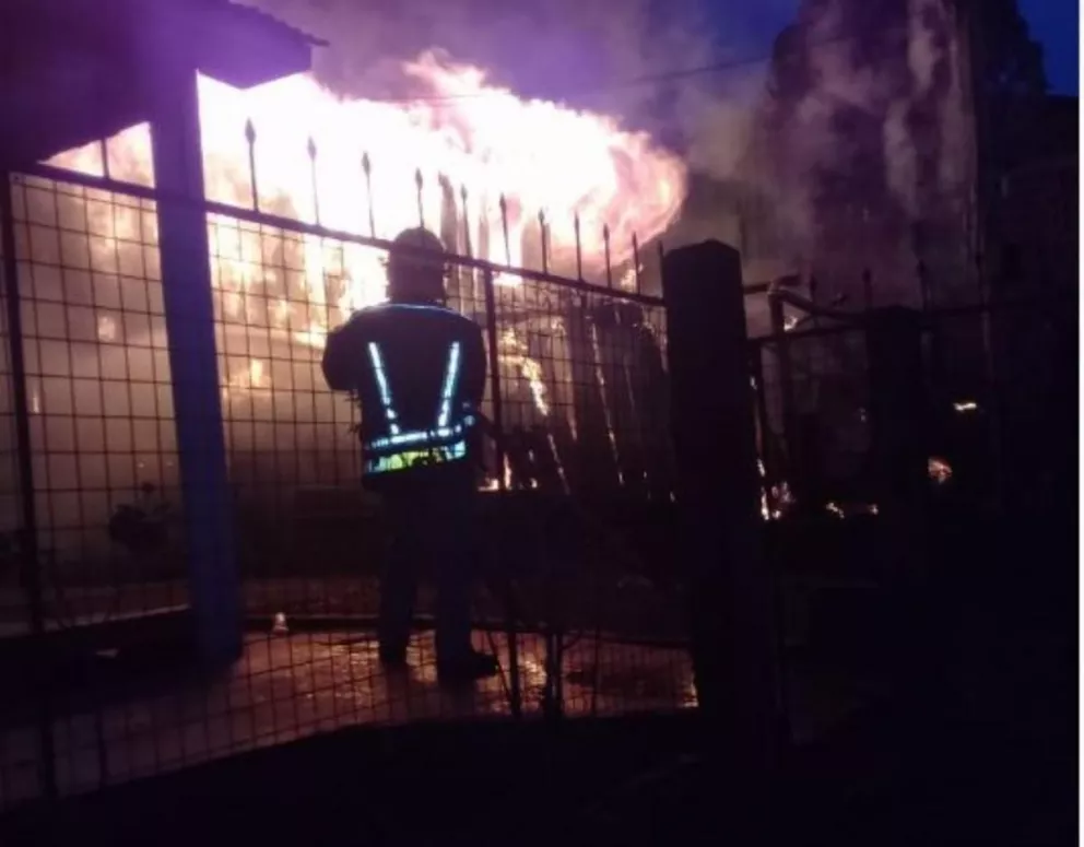 Incendio consumió por completo una vivienda en San Vicente