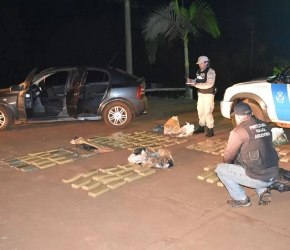Prefectura interceptó a dos narcos con más de 90 kilos de droga en Eldorado