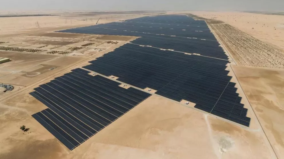 Emiratos Árabes construyó la mayor planta solar del mundo