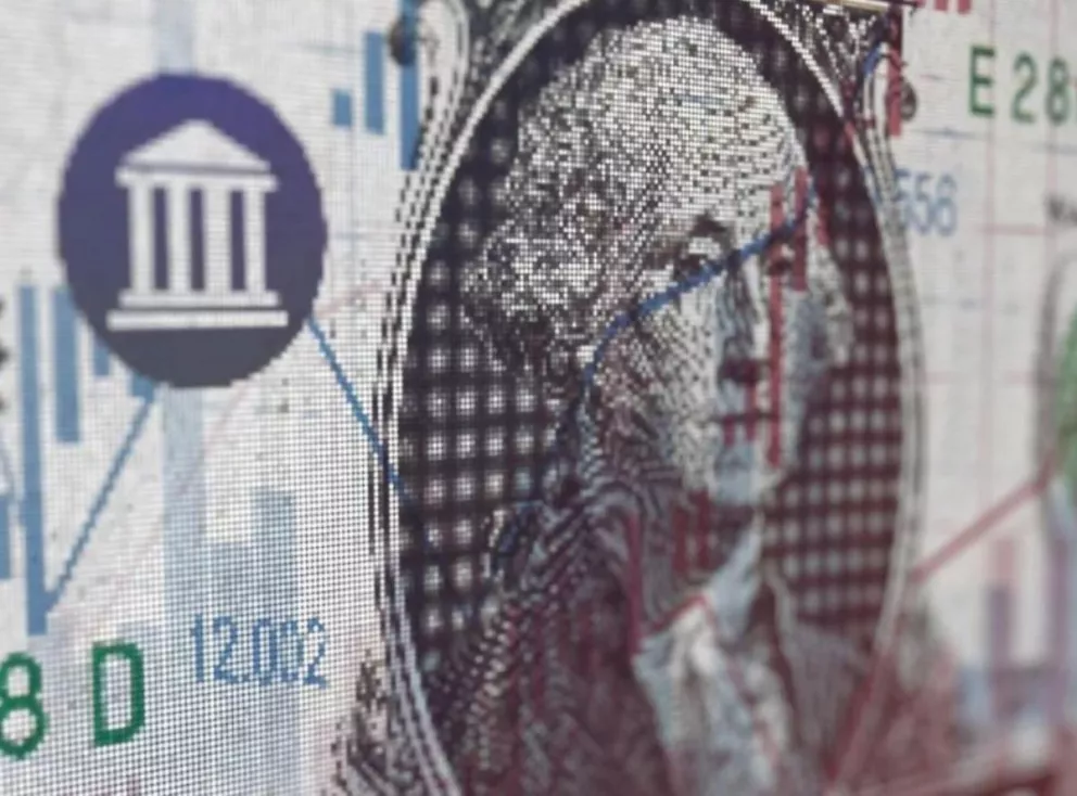 Dólar hoy: la divisa abre cerca de los $43 y el BCRA tiene más margen para bajar la tasa