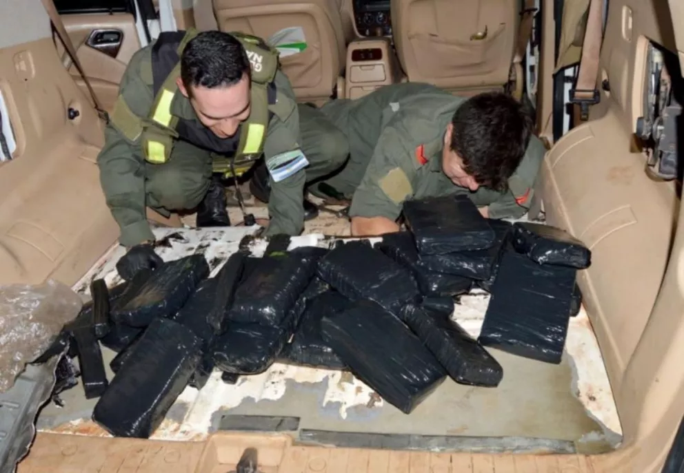 Detienen a dos ciudadanos paraguayos con 83 kilos de cocaína y 26 de marihuana