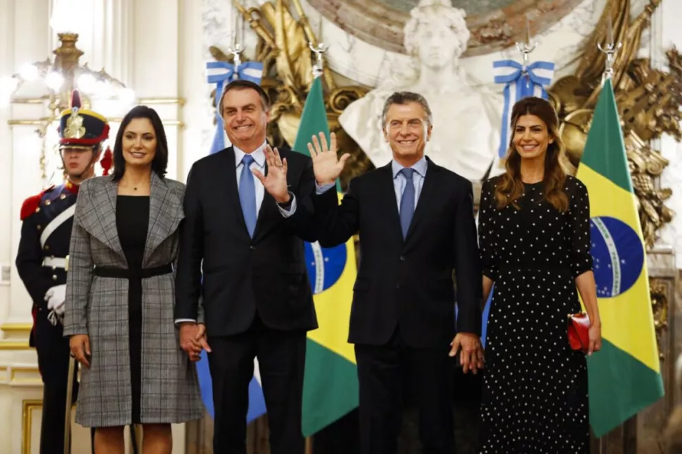 Los presidentes de Brasil, JAir Bolsonaro, y de Argentina, Mauricio Macri, junto a sus esposas