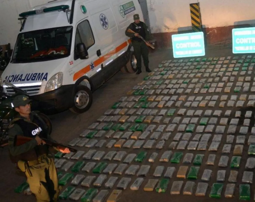 Interceptaron narco-ambulancia en el puente Chaco - Corrientes