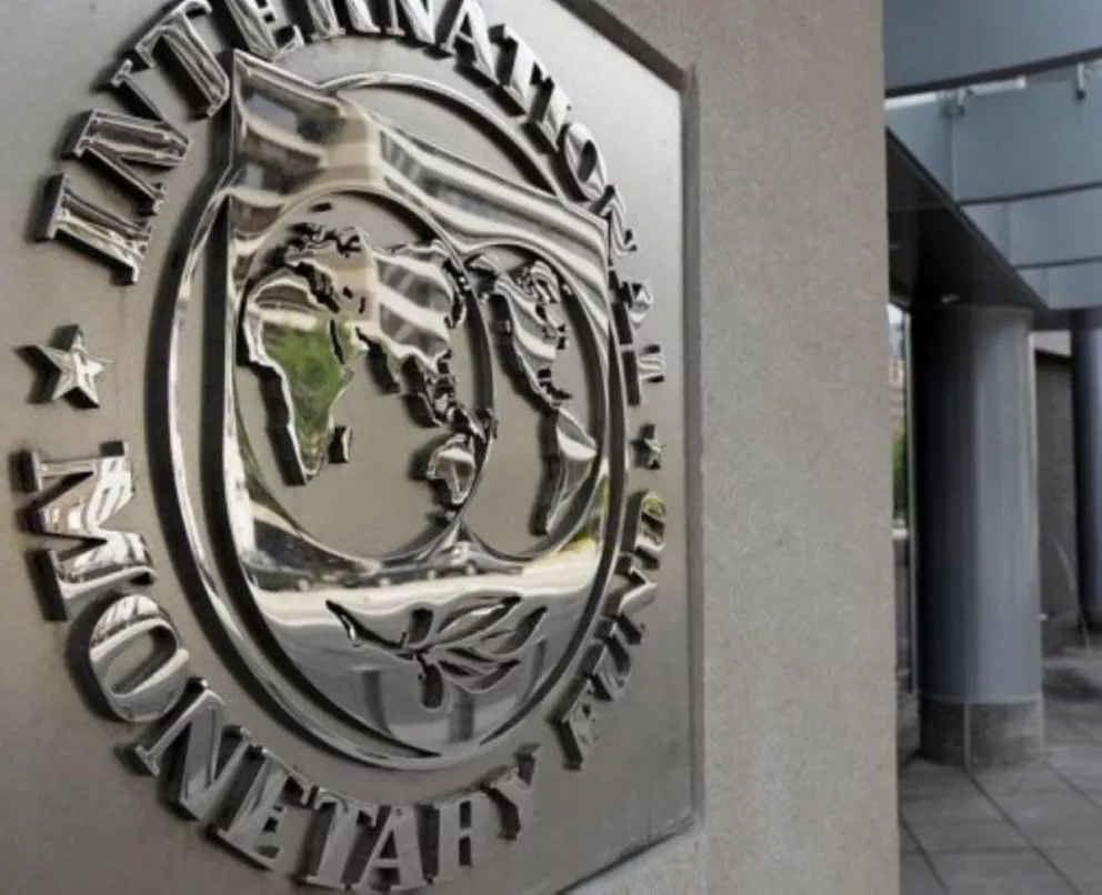 El FMI aprobó la cuarta revisión de la economía y depositará US$5400 millones 