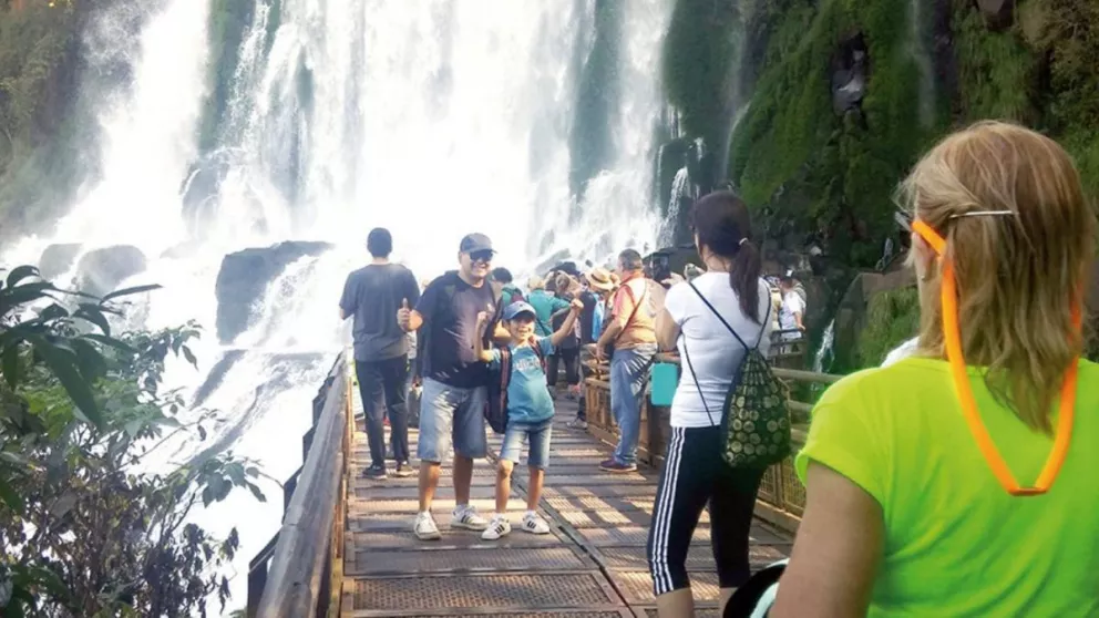 Puerto Iguazú: llegará este jueves el turista récord de 2019 