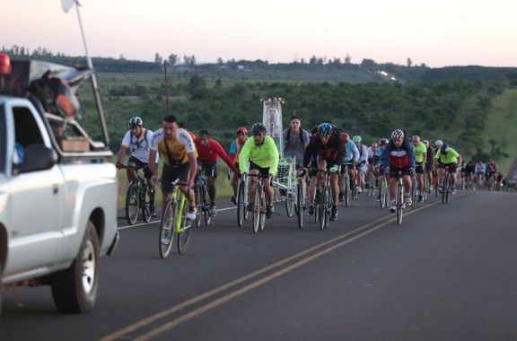 Ciclistas posadeños ya partieron hacia la Basílica de Itatí Ciclistas posadeños ya partieron hacia la Basílica de Itatí