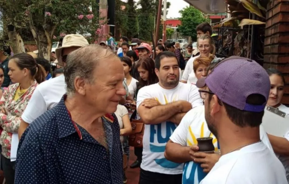Iguazú: el FUM se congregó frente al Concejo para exigir que De Sa asuma la banca