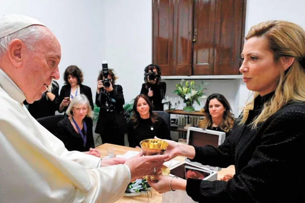 La primera actividad de Yañez como primera dama fue visitar al Papa.
