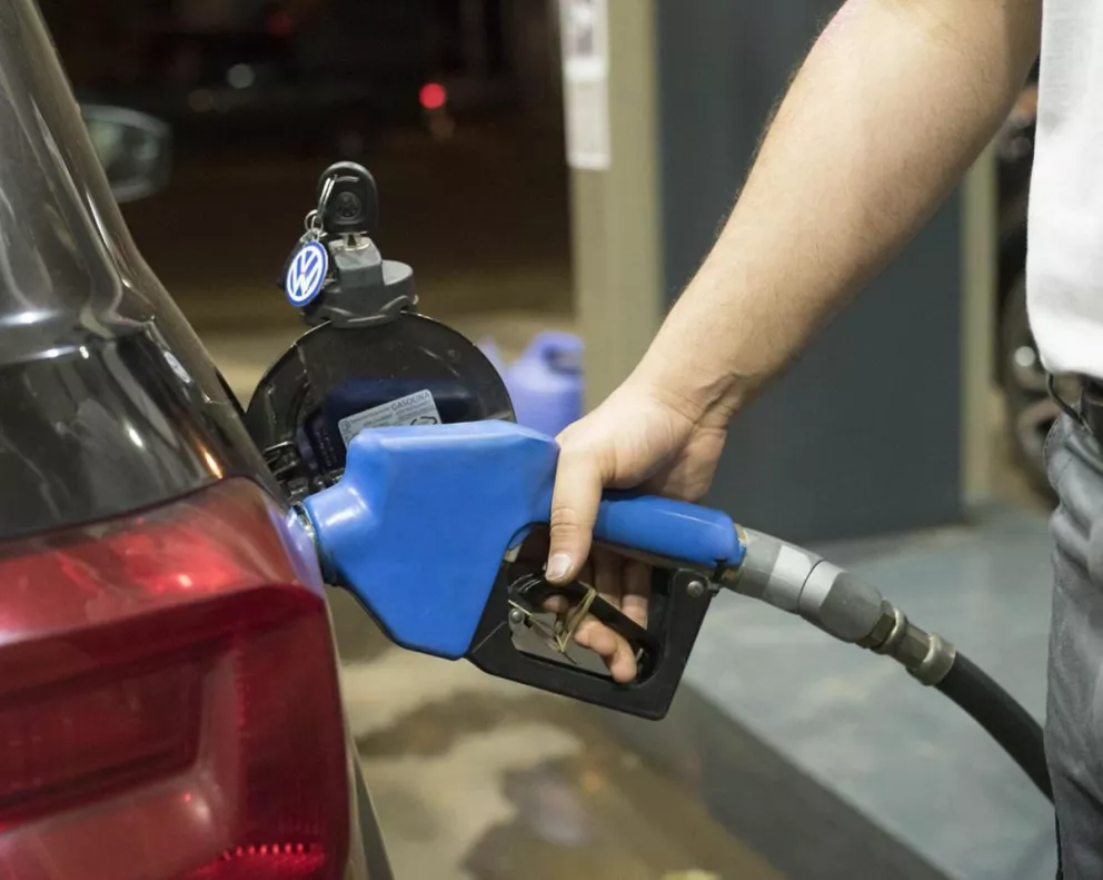 YPF aumenta desde la medianoche 4,5% el precio de sus combustibles
