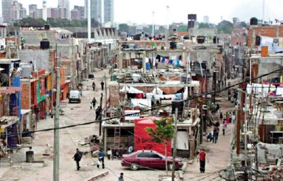 La pobreza alcanzó al 40,1% de los argentinos en el primer semestre del año