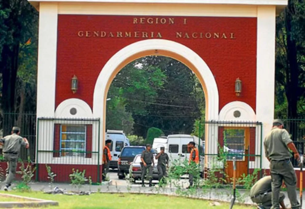 Portal de acceso a la dependencia de Gendarmería Nacional en Campo de Mayo, donde funcinonará uno de los centros del Programa