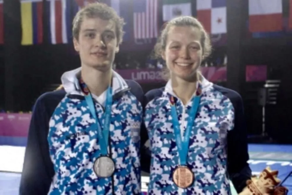 Isabel y Pascual Di Tela sumaron dos medallas en esgrima