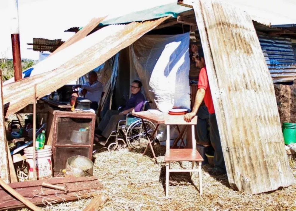 Guaraní: mujer en silla de ruedas necesita reconstruir su casa