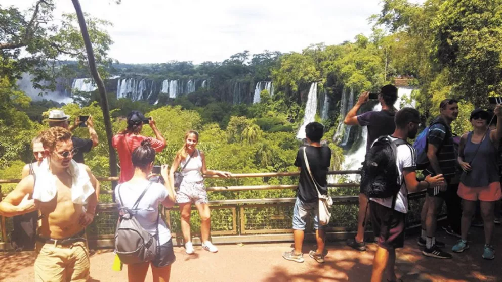 Iguazú mantuvo el promedio  de turistas este fin de semana 