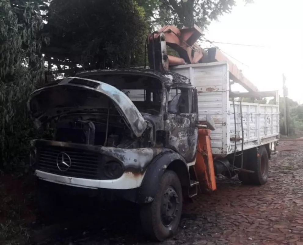 Puerto Libertad: se incendió un camión grúa de Emsa