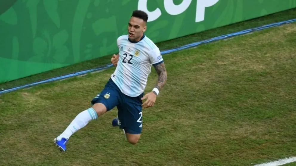 Argentina goleó a México y terminó con el invicto de Martino