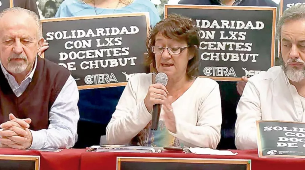 Ctera lanzó paro nacional por muerte de docentes en Chubut