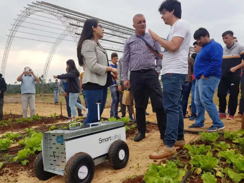 Realizaron el lanzamiento mundial del Sistema Robótica Agro Explorador
