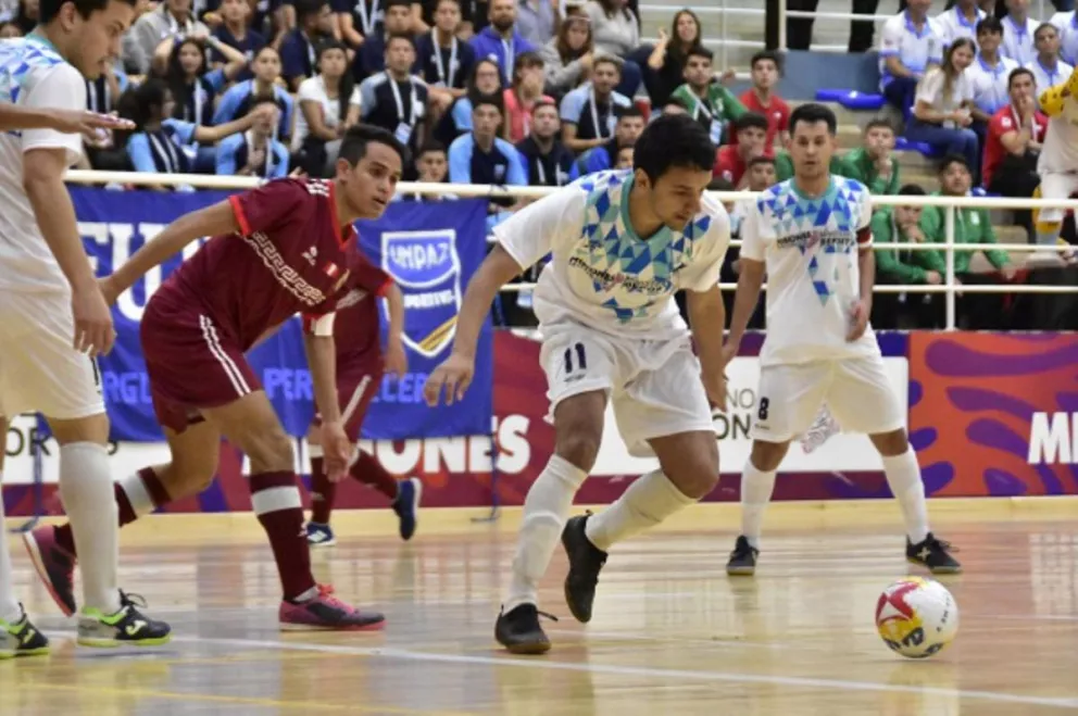 El Panamericano Universitario de Futsal arrancó con triunfo de la UNaM