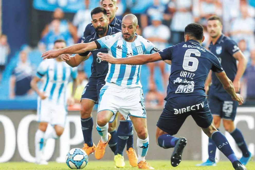 Superliga: Racing va por Colón en el inicio de la fecha 