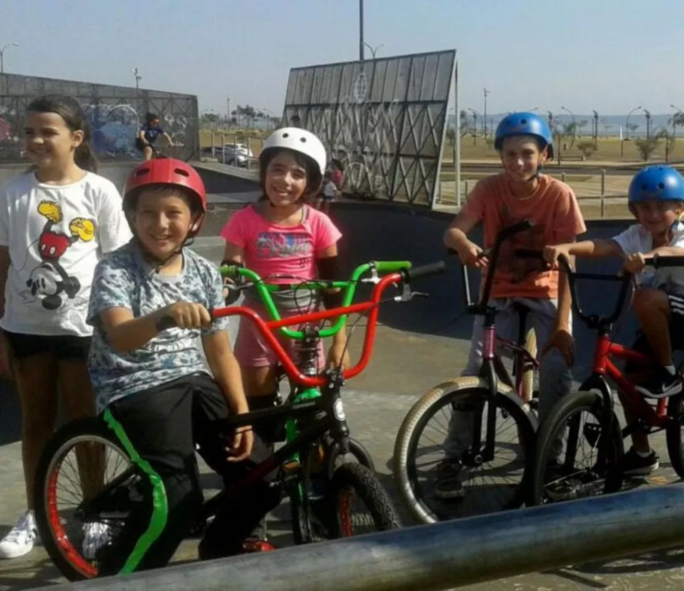 Jornada de ciclismo en el Bike Park de Posadas para celebrar el día del niño 