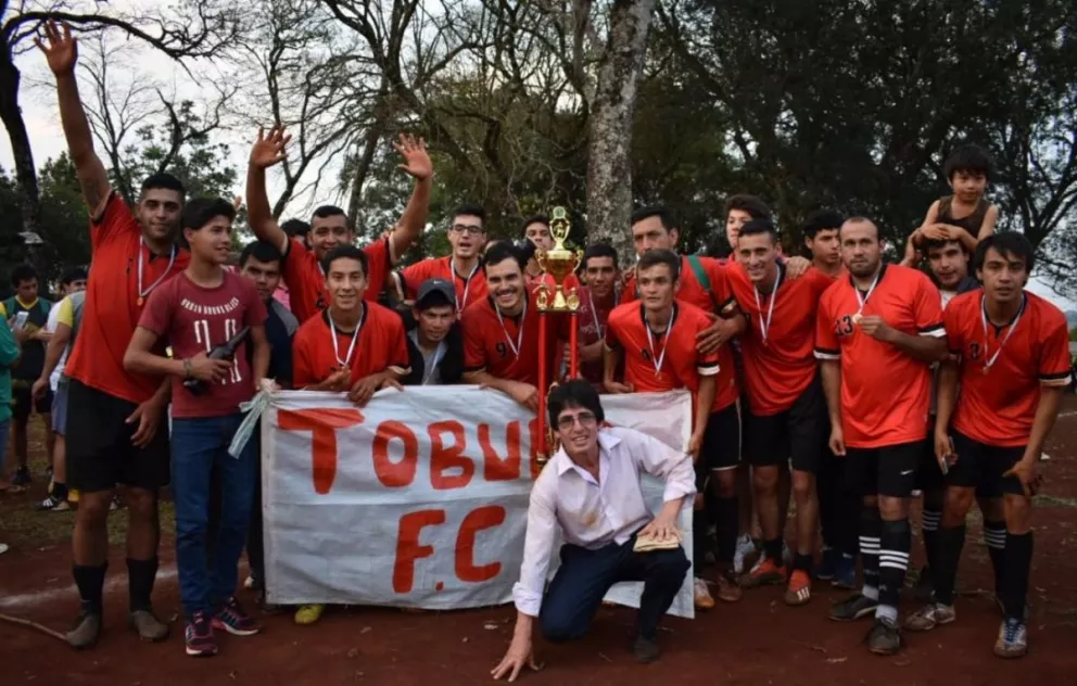 Tobuna se consagró campeón de la liga en homenaje a Milton Ortíz 