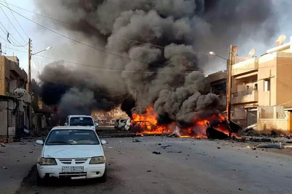 Incendio de vehículos y cuatro muertos, el saldo que dejó el atentado.