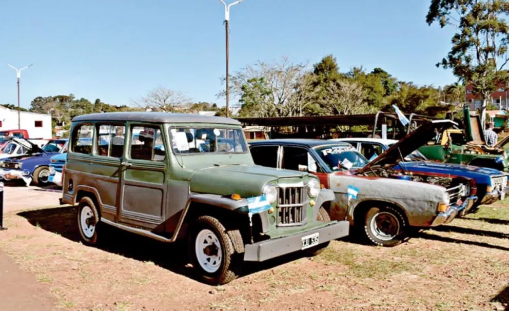 Comenzó la expo Autos antiguos en San Pedro