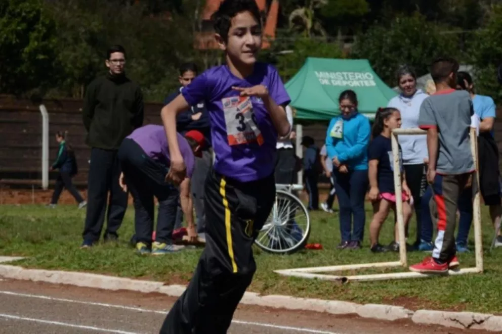 El atletismo adaptado disfrutó de la final provincial en Oberá