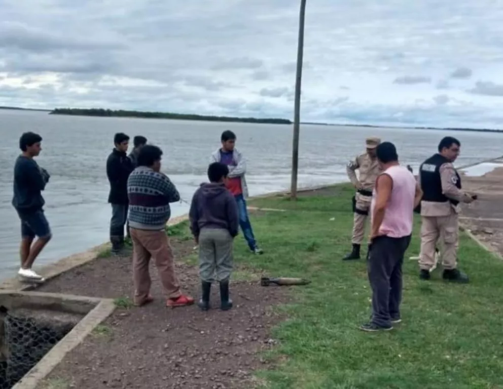 En Corrientes, pescadores encontraron un explosivo en el río Paraná