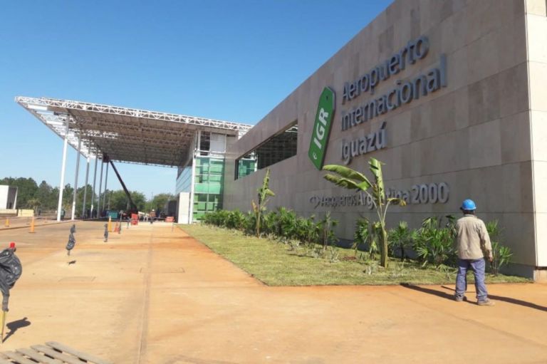 La cantidad de pasajeros del aeropuerto de Iguazú creció un 22,7 en septiembre EL TERRITORIO La cantidad de pasajeros del aeropuerto de Iguazú creció un 22,7 en septiembre EL TERRITORIO