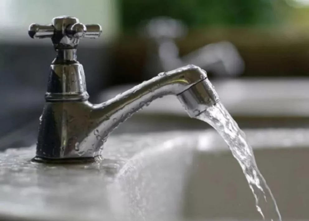 En un año el servicio de agua se encareció un 82 por ciento.